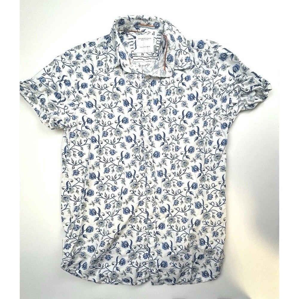 Women "Denim & Flower" blue/white floral design, button up blouse. Size Small